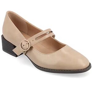 Journee Collection Savvi Womens Round Closed Toe Flat Heel Pumps new 7.5M sand
